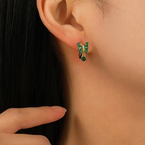 What are the basic accessories that girls need?
